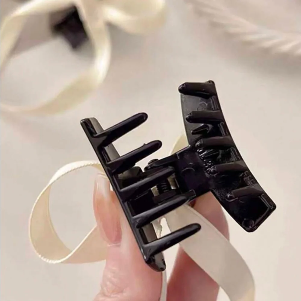 Ribbon Decor Hair Claw 🎀